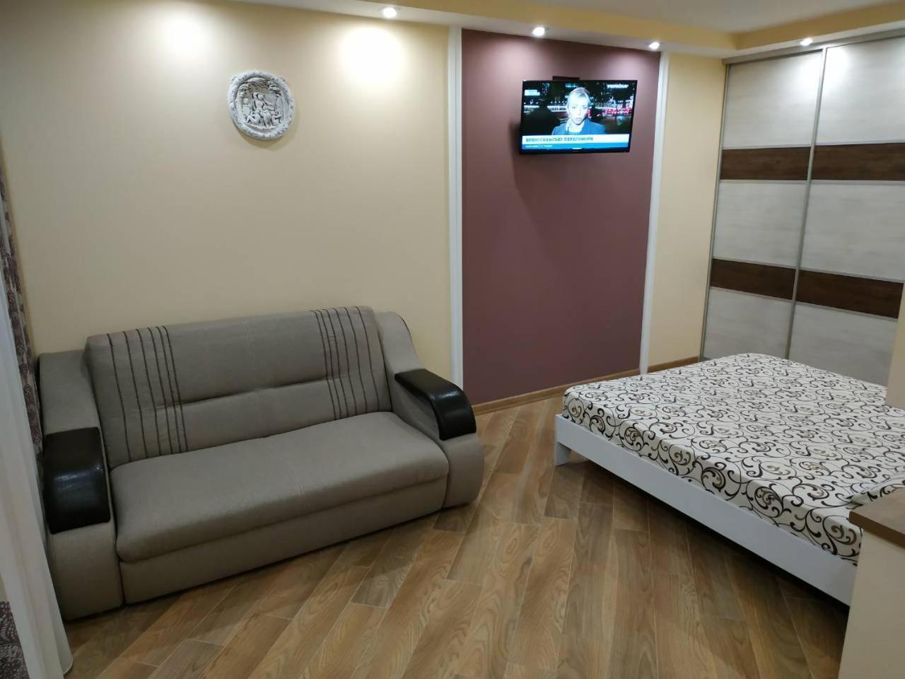 Apartments In The Center Maidan 리우네 외부 사진