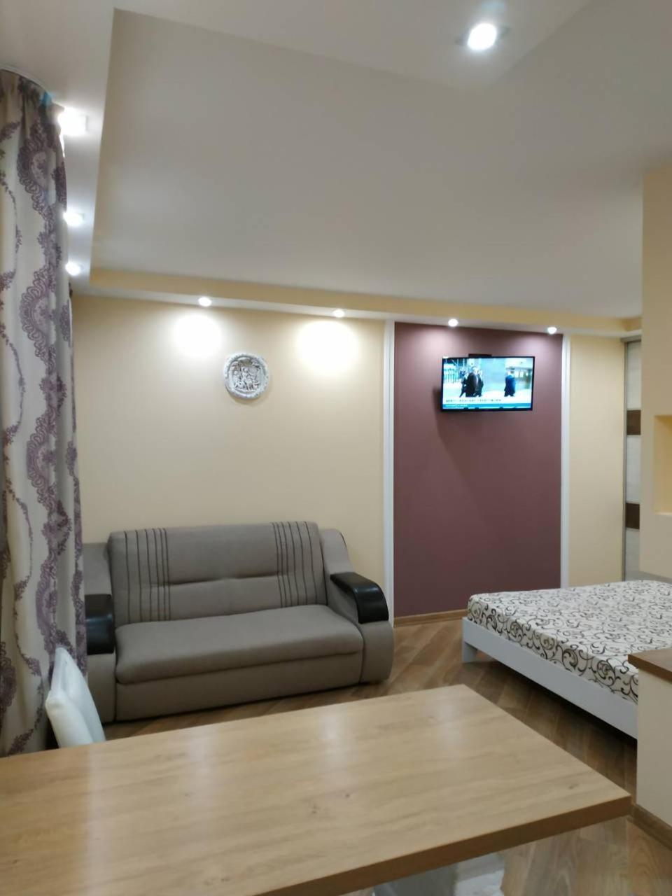 Apartments In The Center Maidan 리우네 외부 사진